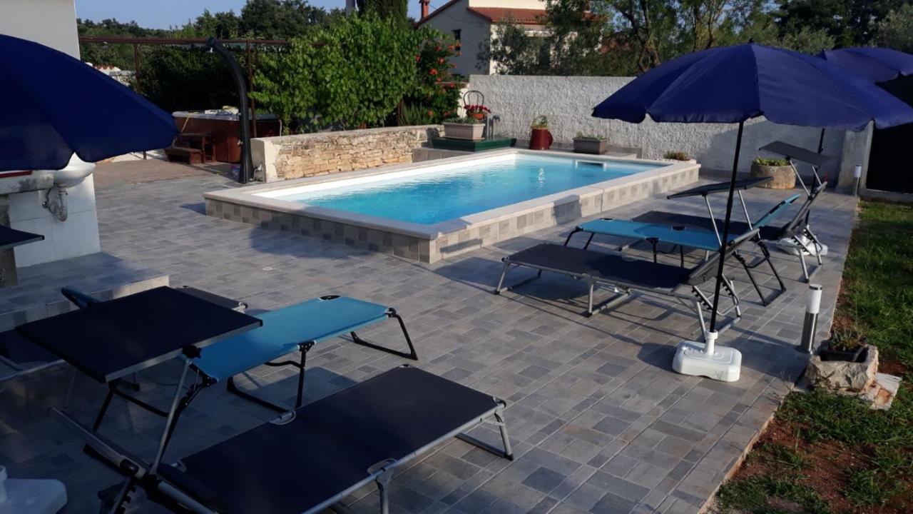 Holiday Home Dioniza Vodnjan Exterior foto